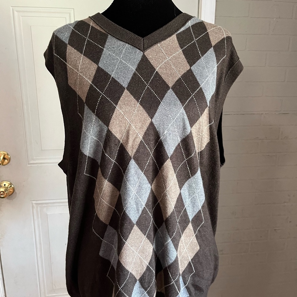 Argyle V-Neck Knit Cashmere Sweater Vest‎ in Brown, Tan & Light Blue